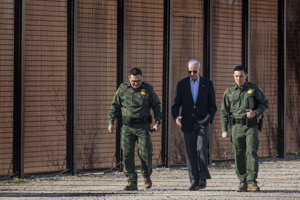 Biden elnök a mexikói határnál