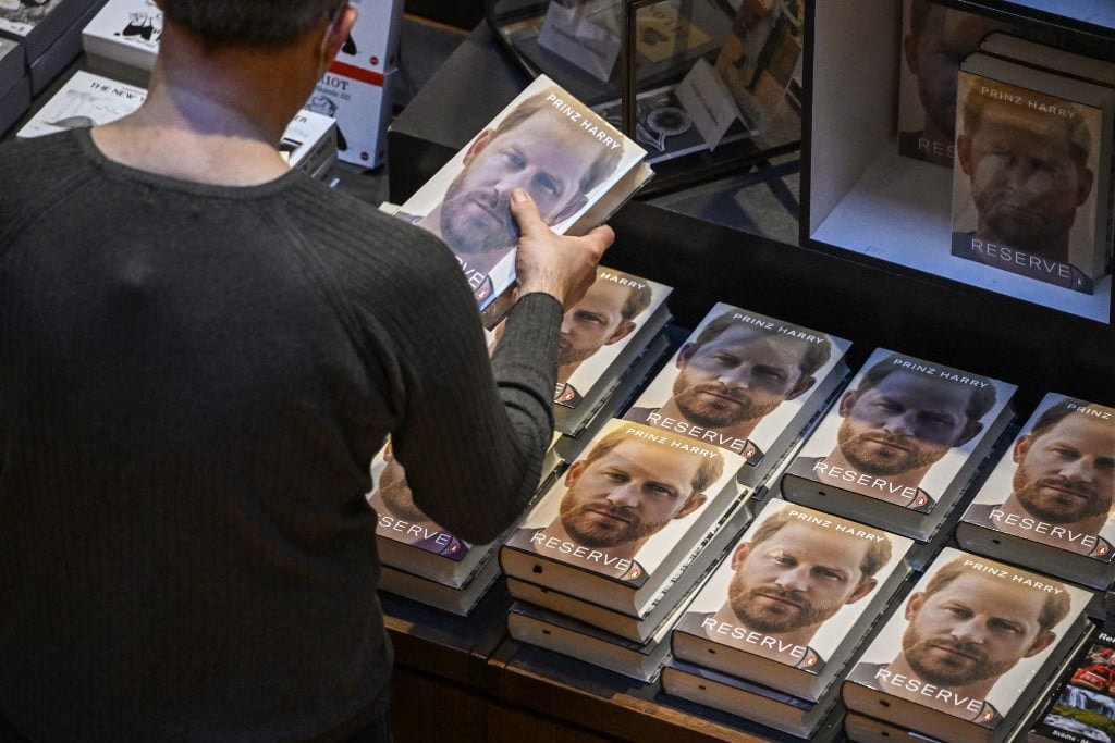 Rekordot döntött az első napi eladásokkal Harry herceg könyve