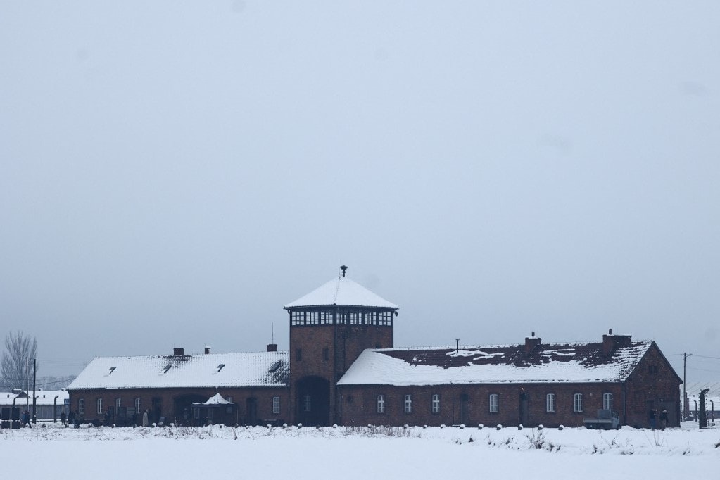 A holland fiatalok negyede kételkedik a holokausztban