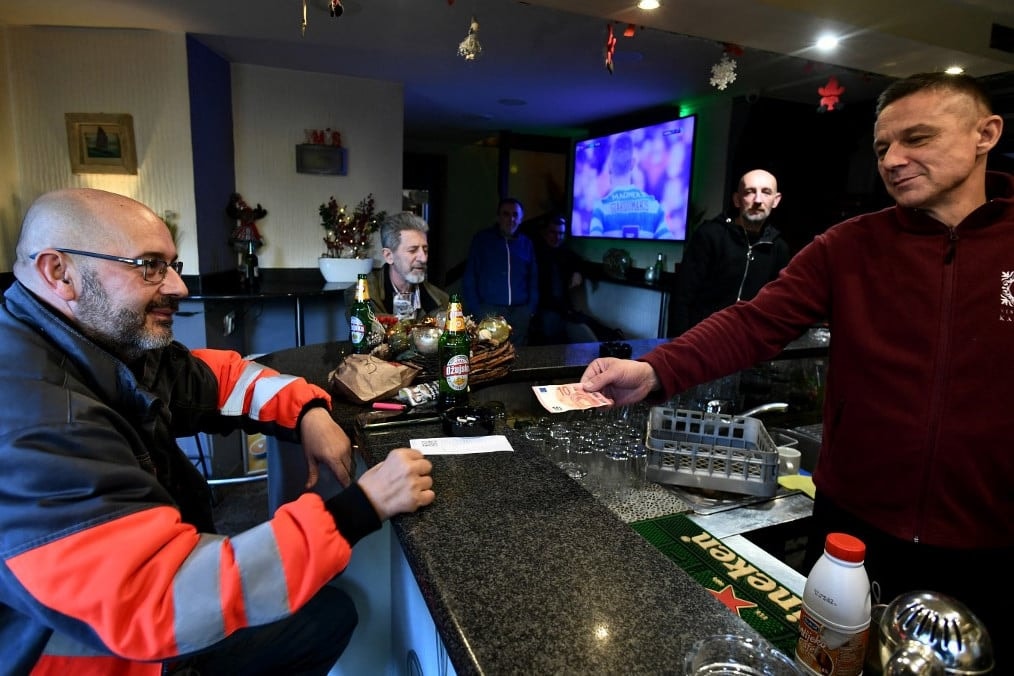 Ügyeskednek a kereskedők az euró bevezetése után