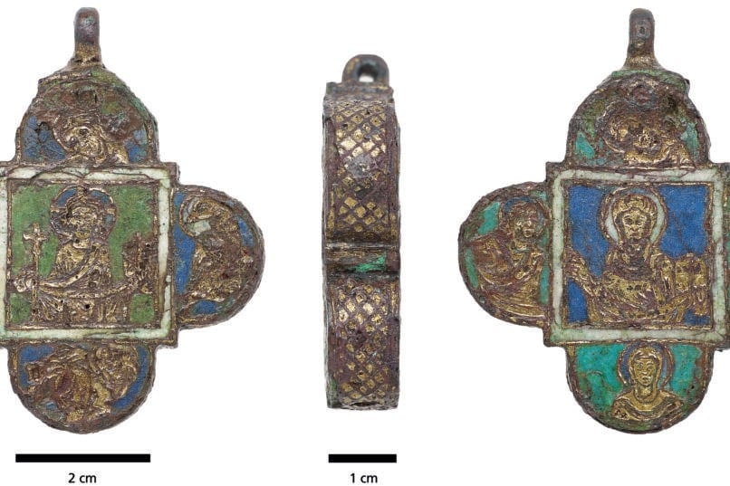 Német kutatók neutronokat használtak, hogy bekukucskáljanak egy 800 éves amulett belsejébe