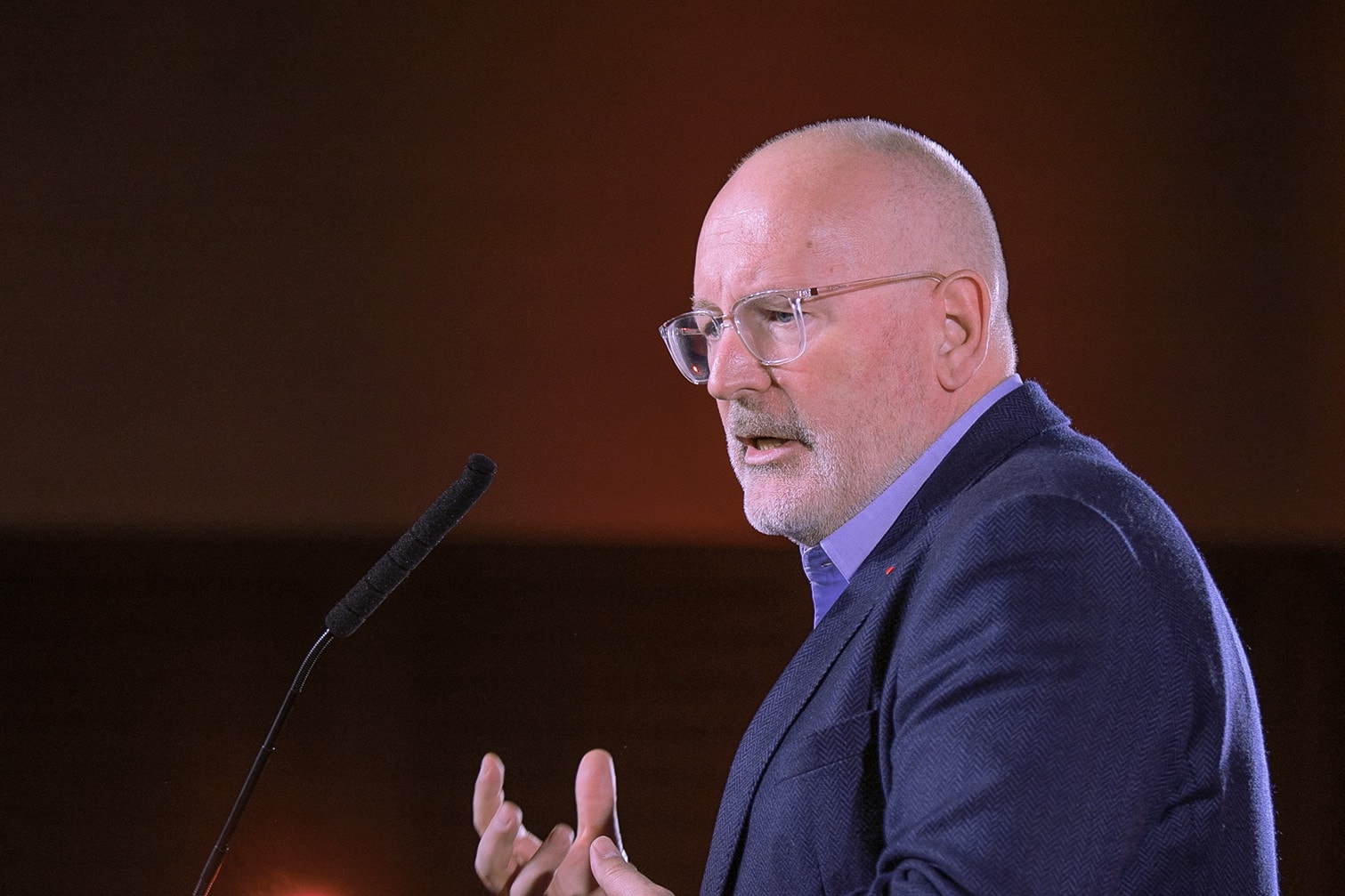 Hivatalosan is Frans Timmermans lett a holland baloldal kormányfőjelöltje
