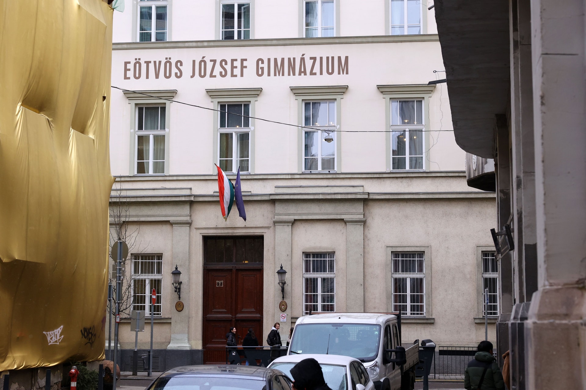 Lecsapott a hatóság egy gyanúsítottra az Eötvös Gimnázium korrupciós bűnügyében