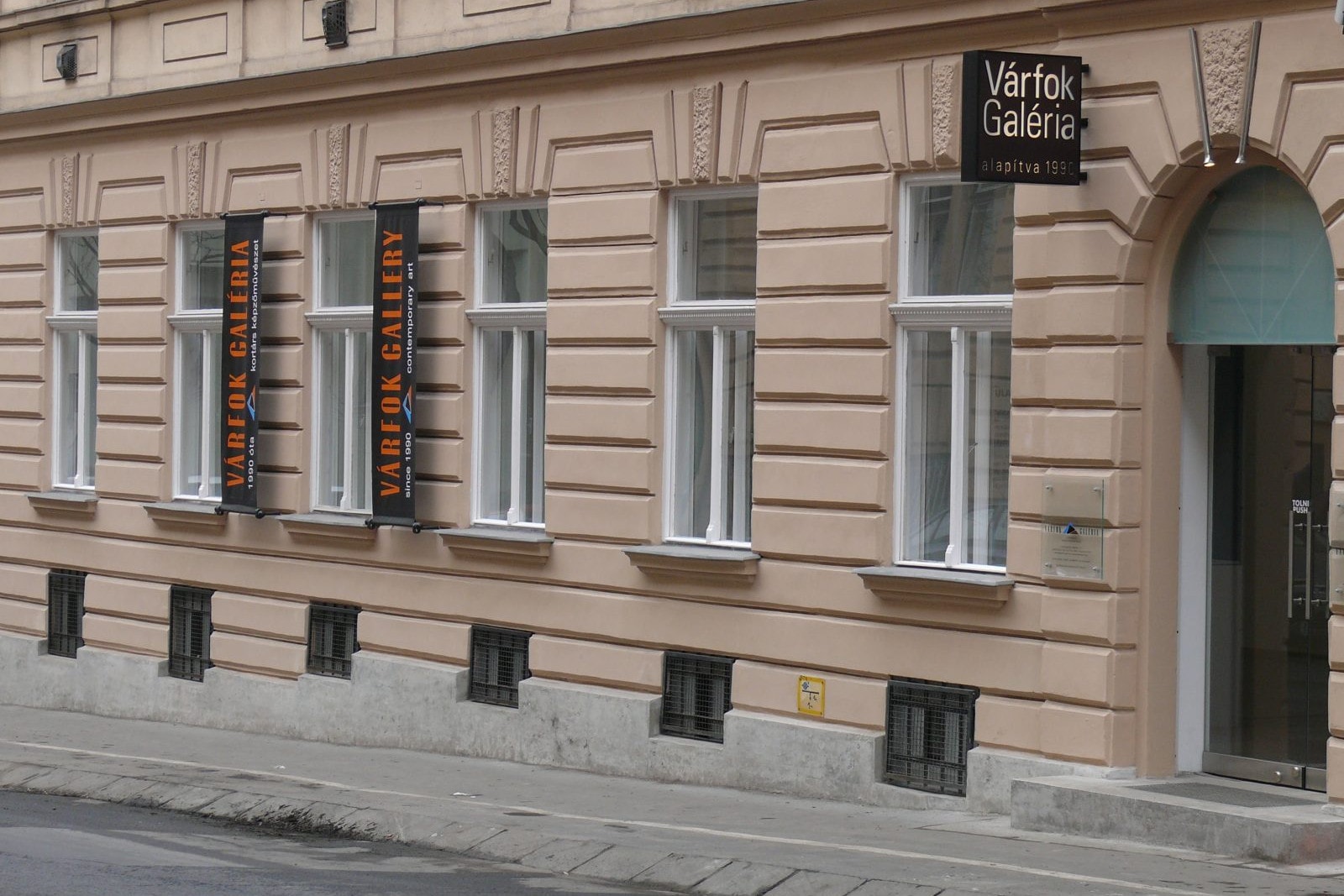 Két kiállítással indítja az évet a Várfok Galéria