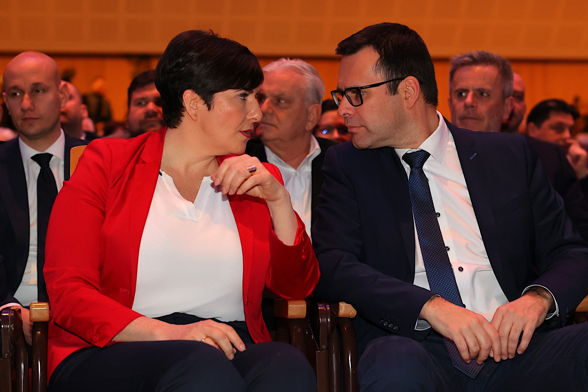 A baloldal miatt csúszik a pedagógusok bérrendezése