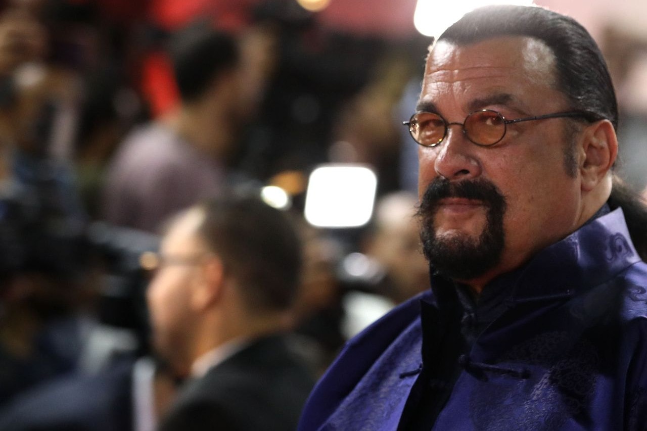 Az ukránok már Steven Seagalba is belekötnek