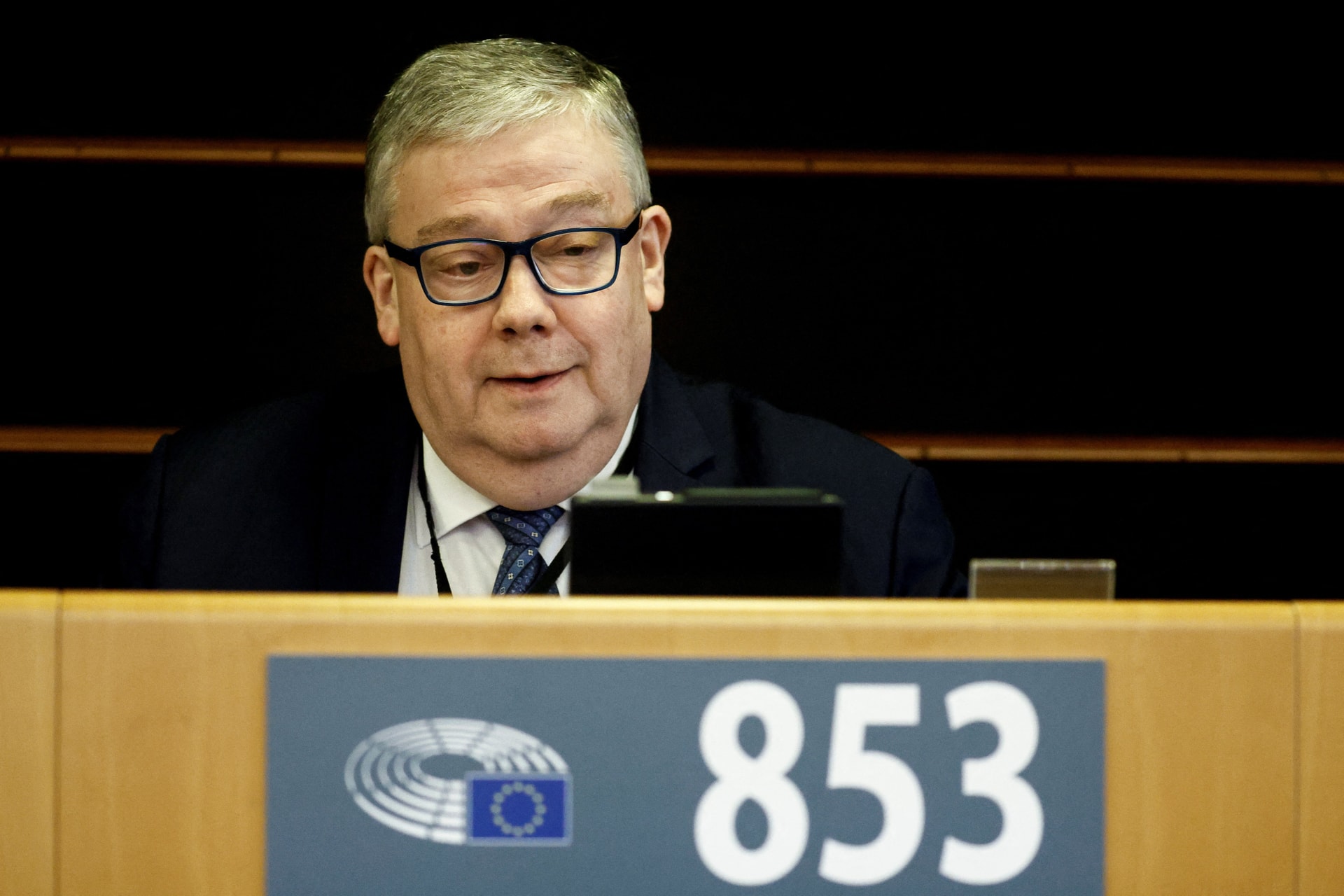 A letartóztatott belga EP-képviselő banki trezorját is átkutatták a nyomozók
