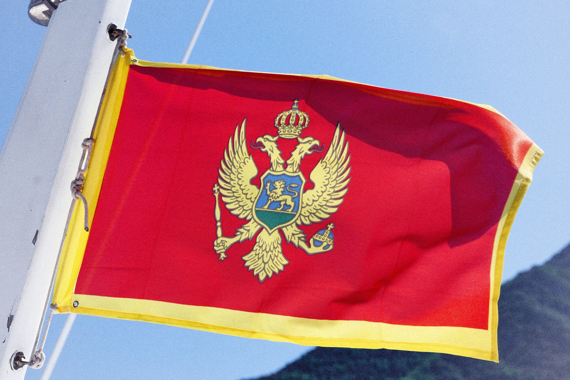 Montenegró választ