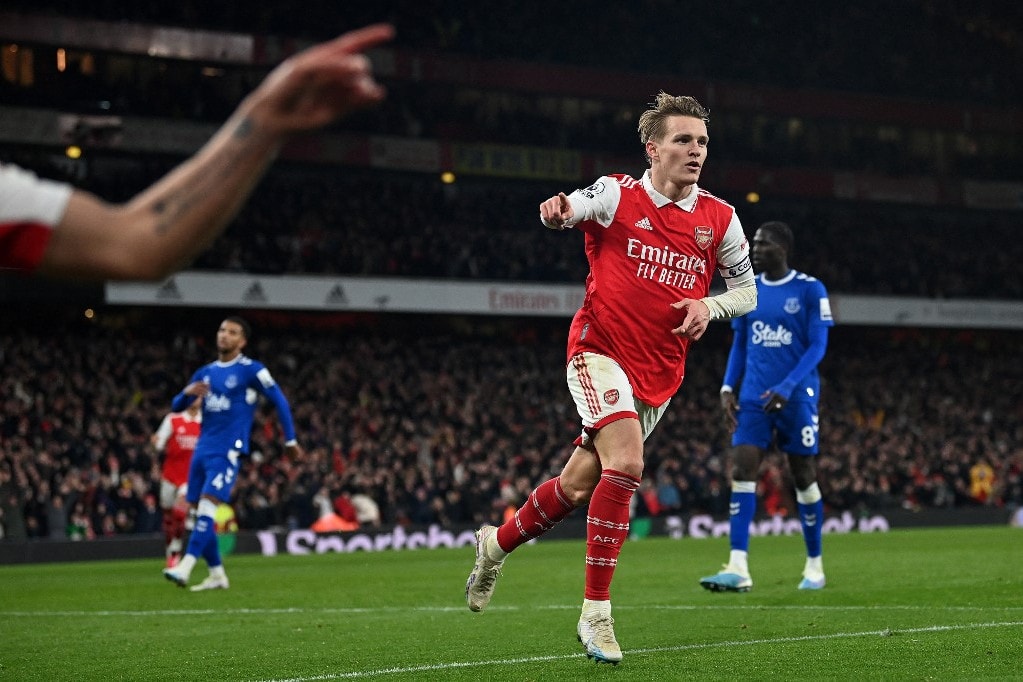 Rangadó vár az Arsenalt üldöző manchesteri csapatokra