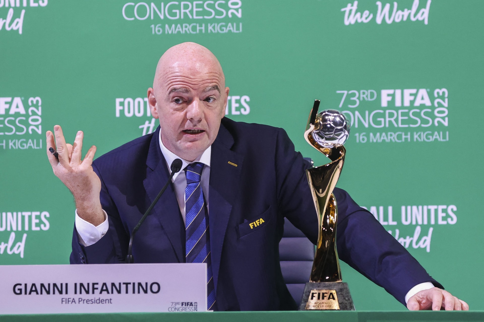 Bebetonozta magát az elnöki székbe Gianni Infantino