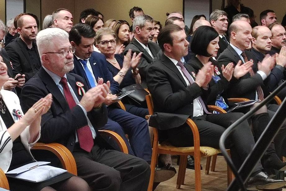 Mesterházy Attila nem cáfolta a DK-ba történő átigazolásának hírét