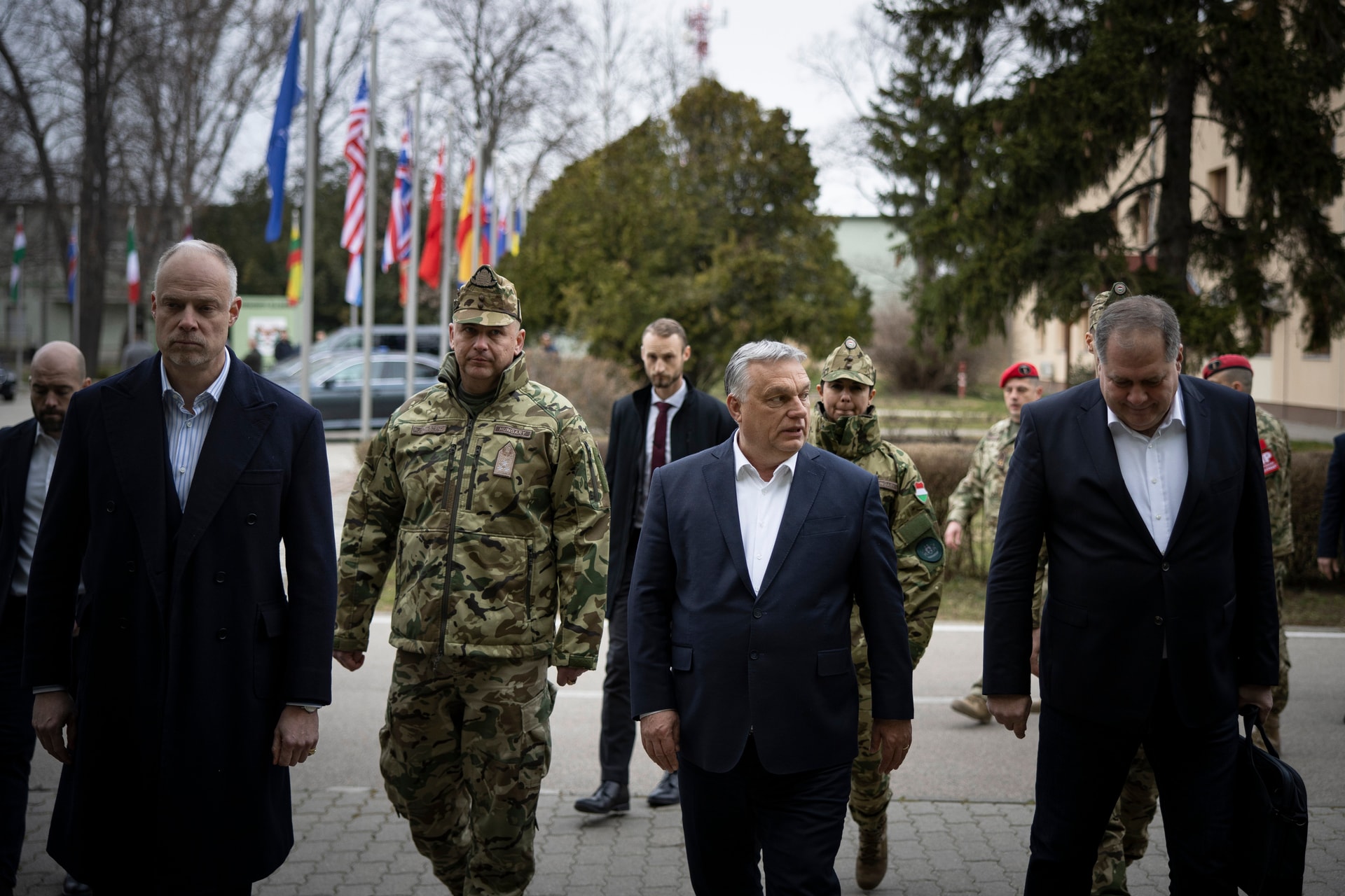 Orbán Viktor: Magyarország a béke mellett van, de szárazon kell tartani a puskaport