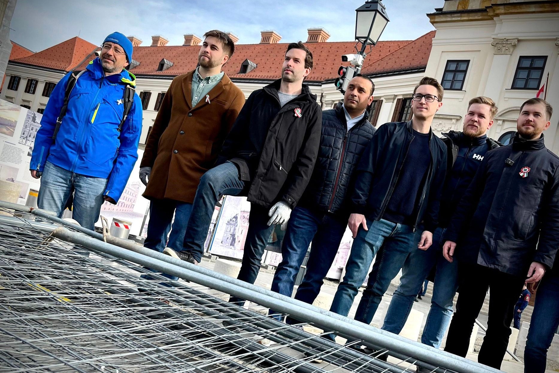 Kordont és önmagát bontja a Momentum