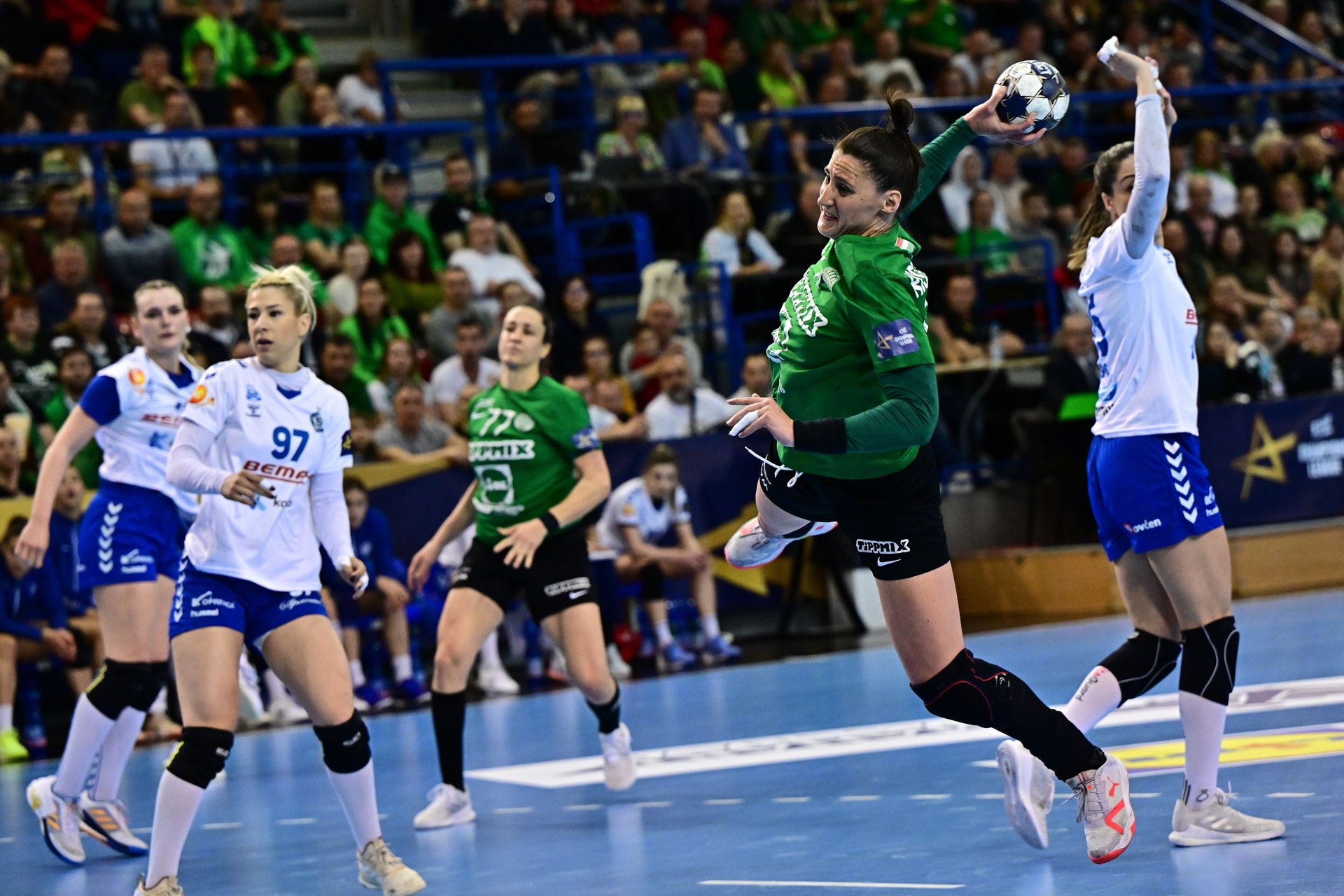 Női kézilabda BL: kettős győzelemmel negyeddöntős a Ferencváros