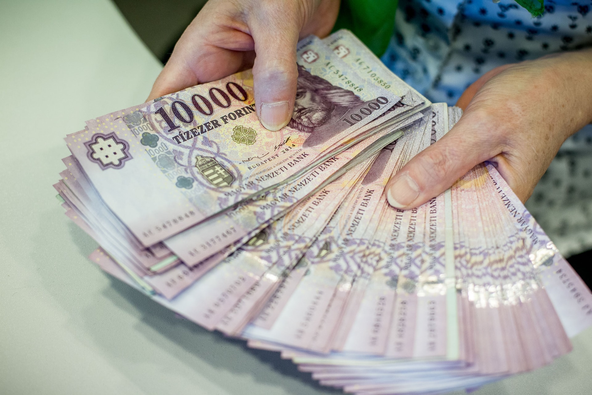 KSH: A bruttó átlagkereset 628 800 forint volt augusztusban