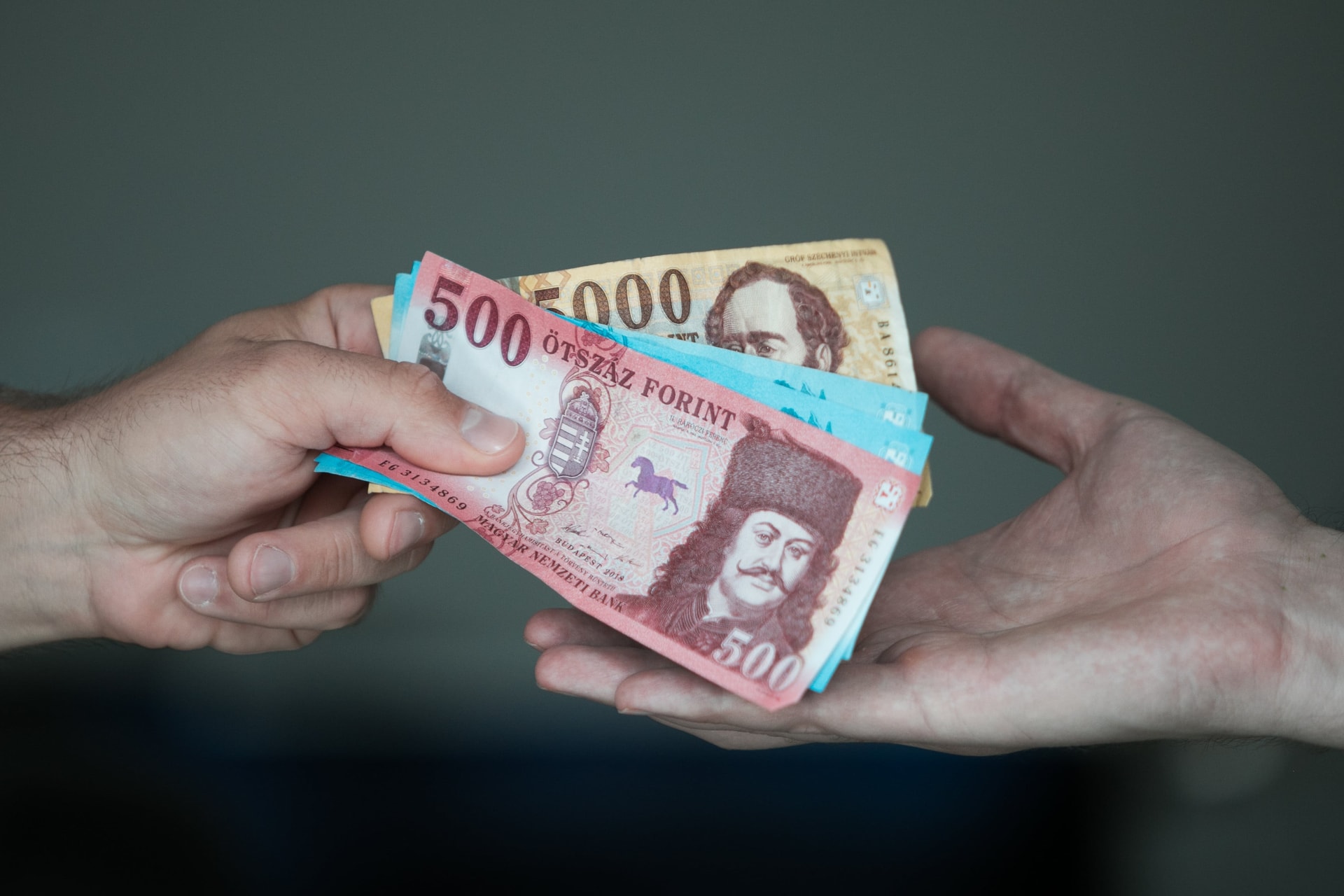 GFM: 76 ezer forinttal nőtt az átlagkereset