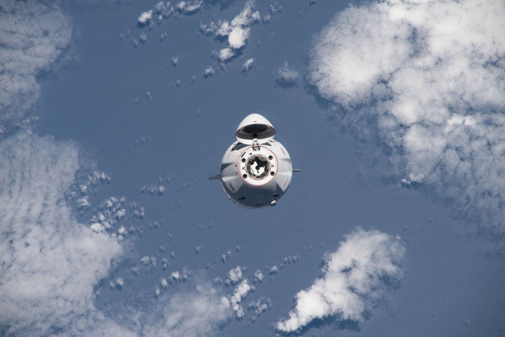 Sikeresen földet ért a SpaceX-űrhajó