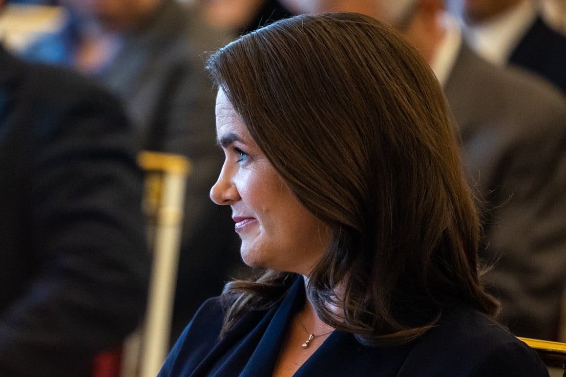 Egészen hihetetlen, de Novák Katalin és III. Károly király rokonok