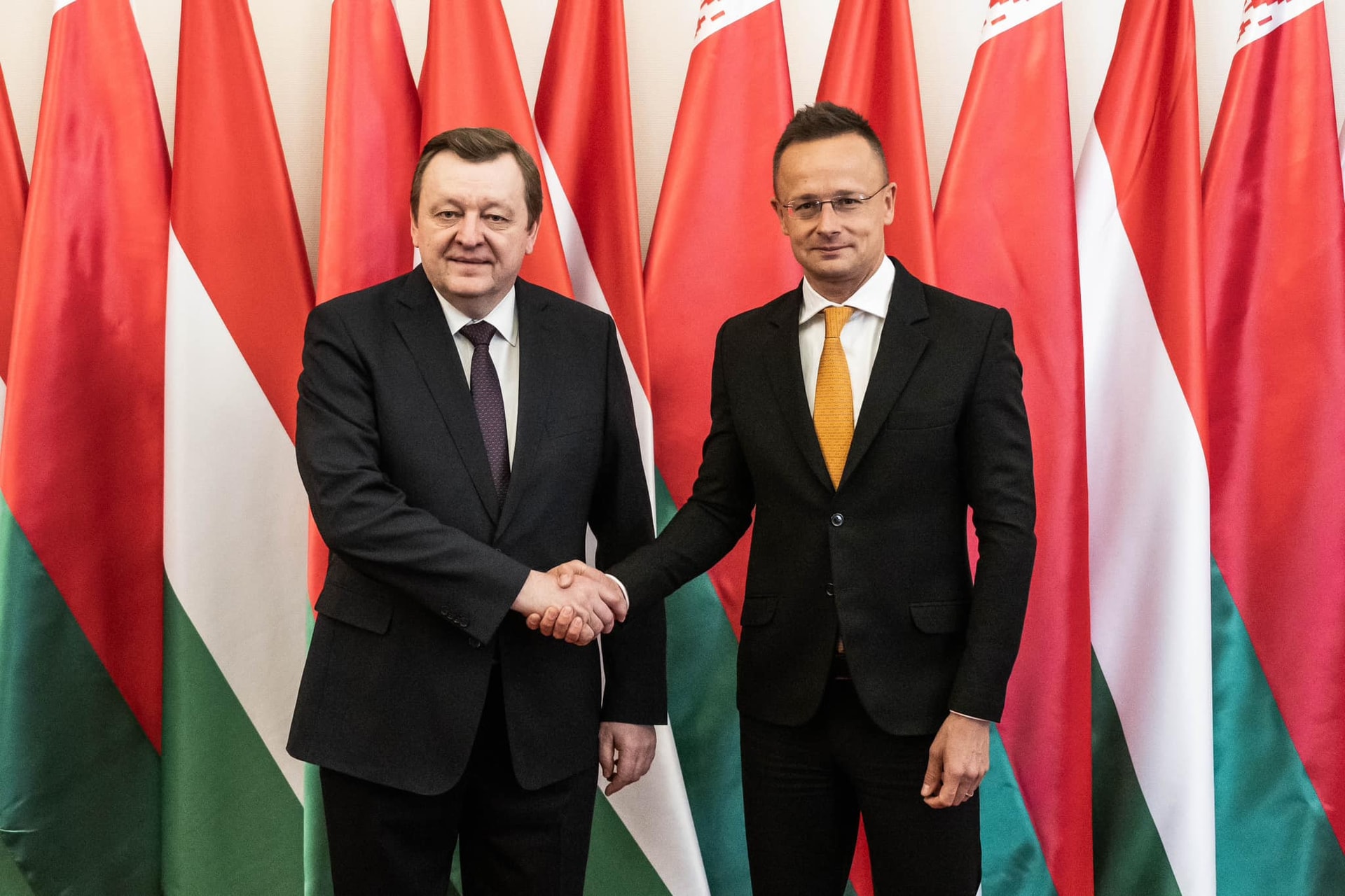 Szijjártó Péter: A kommunikációs csatornák nyitva tartása ad reményt a mielőbbi békére a szomszédunkban + VIDEÓ