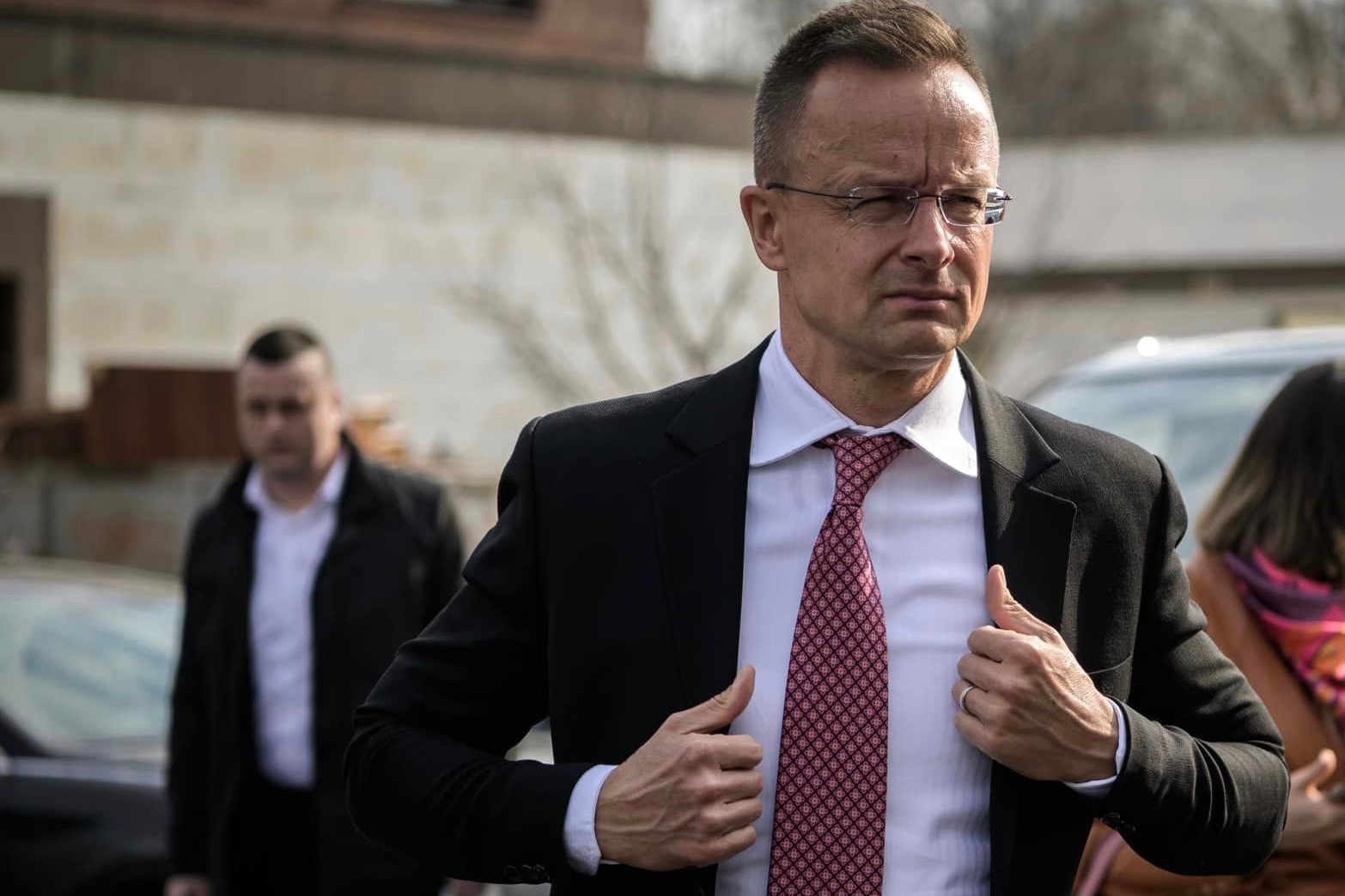 Szijjártó Péter: Magyarország segít