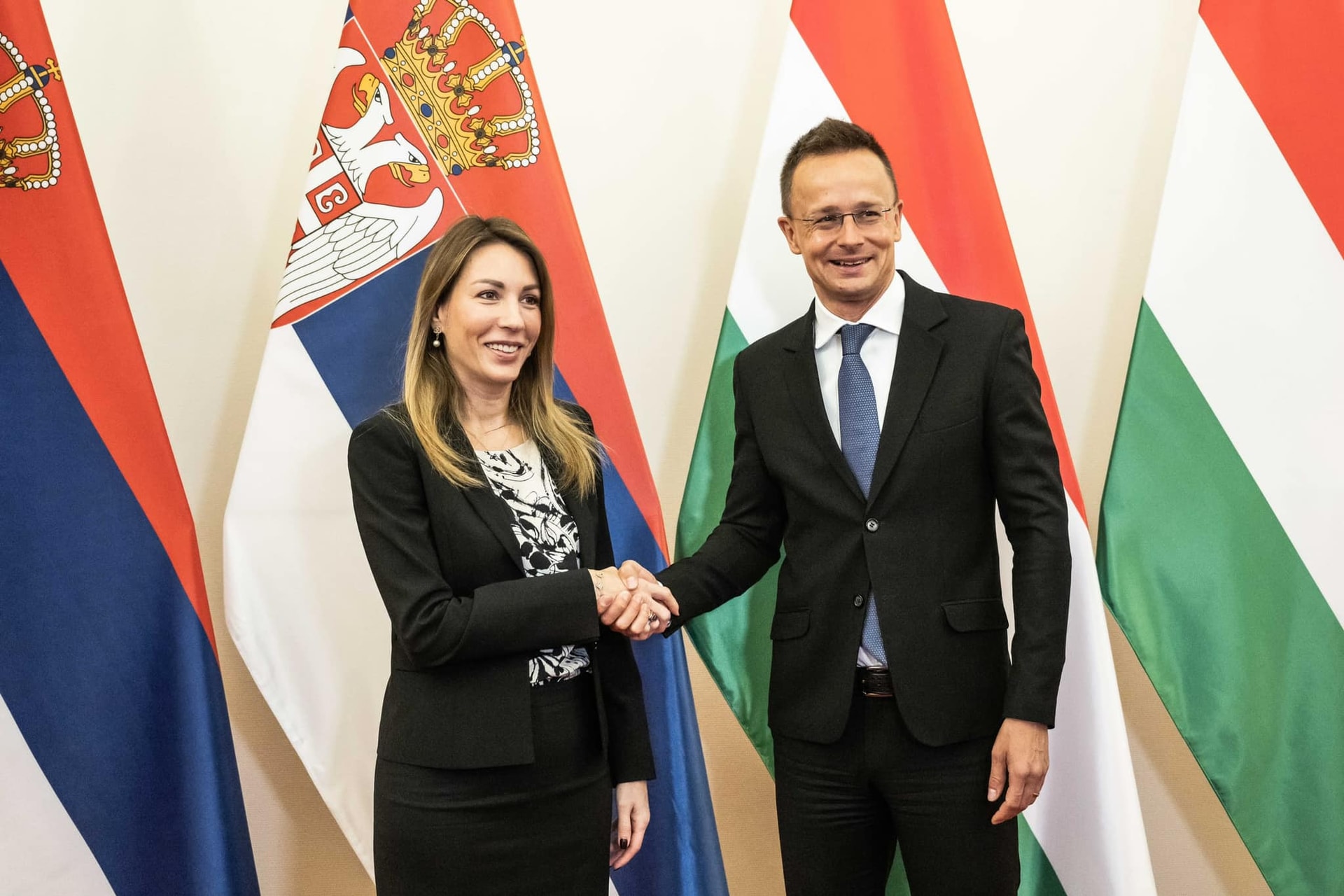 Szijjártó Péter: Új kőolajvezeték építését készíti elő Magyarország és Szerbia + VIDEÓ