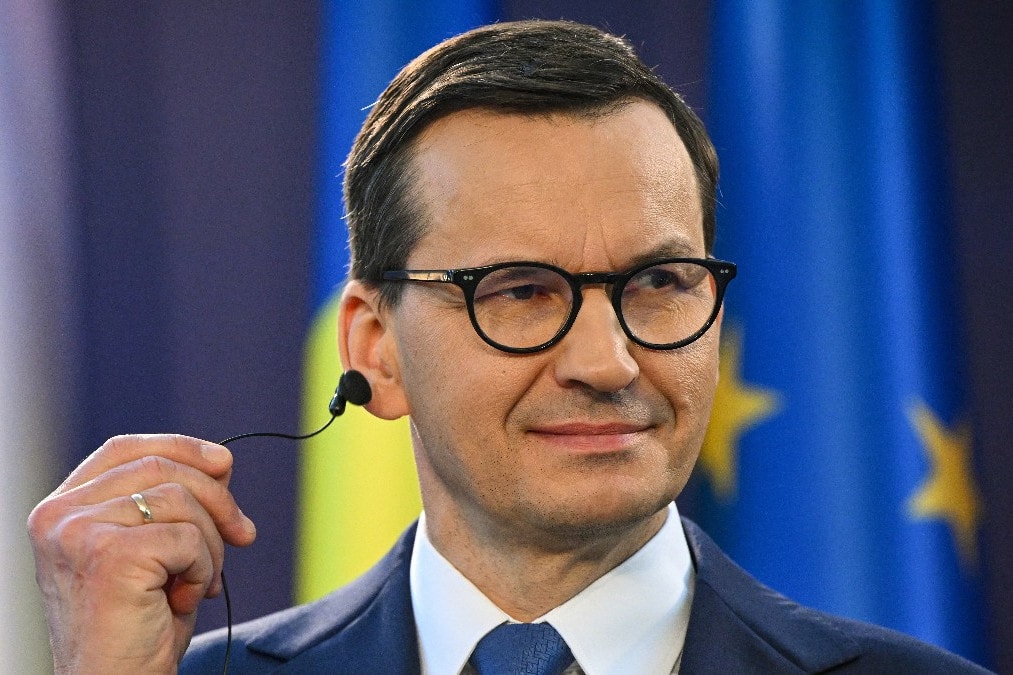 Véget ér a Barátság: a lengyelek leállítanák a kőolajvezetéket, az atomenergiát is szankcionálnák