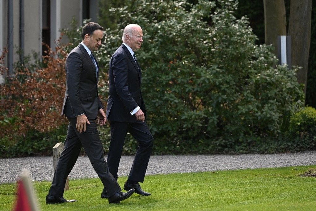 Biden Írországban kritizálta Londont