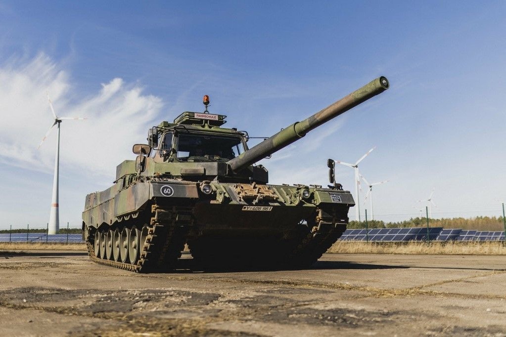 Spanyolország hat Leopard–2 harckocsit küld Ukrajnának
