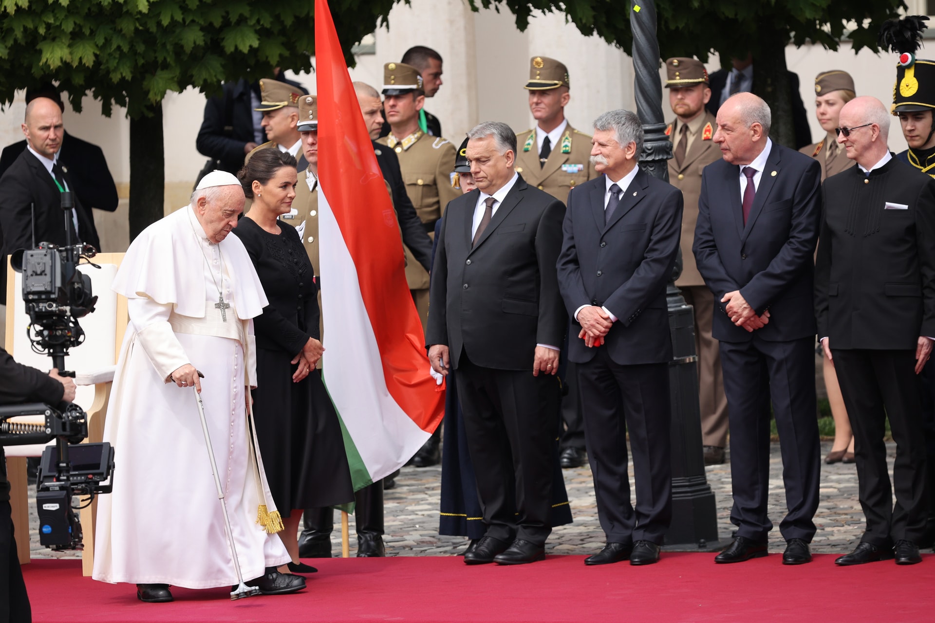 Orbán Viktor: Isten hozta Ferenc pápát!
