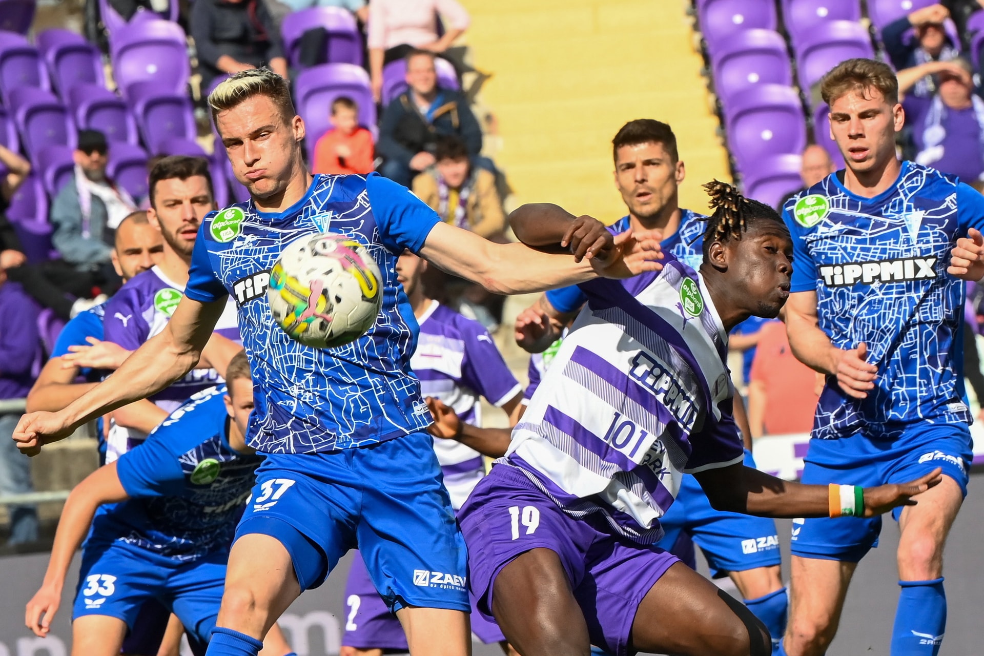 Ötgólos meccset nyert a kiesés elől menekülő Újpest