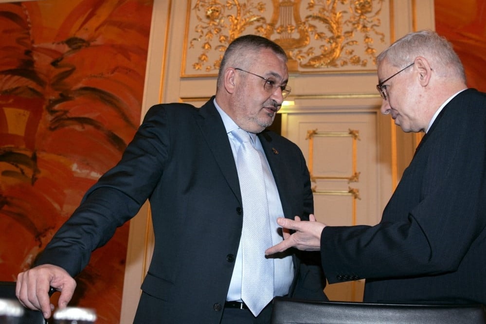 Korrupció a NATO főtitkárhelyettesének családjában