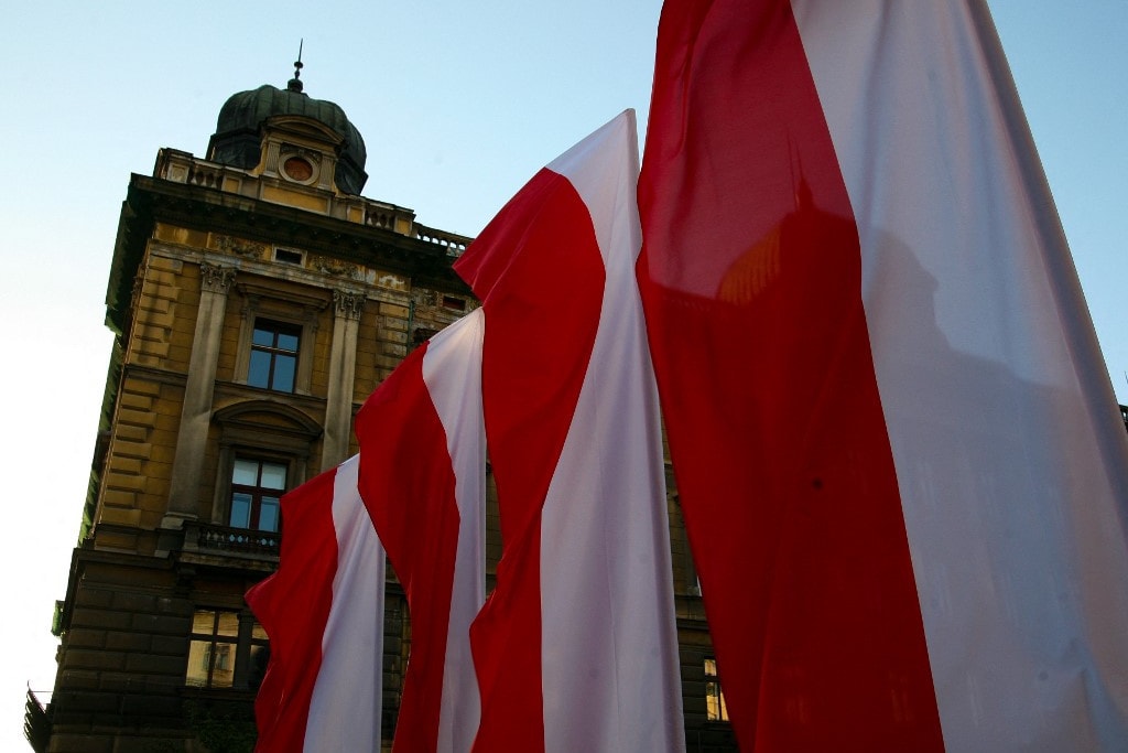 Orbán gyermekvédelmi politikáját másolják a lengyelek, az ellenzék kiakadt