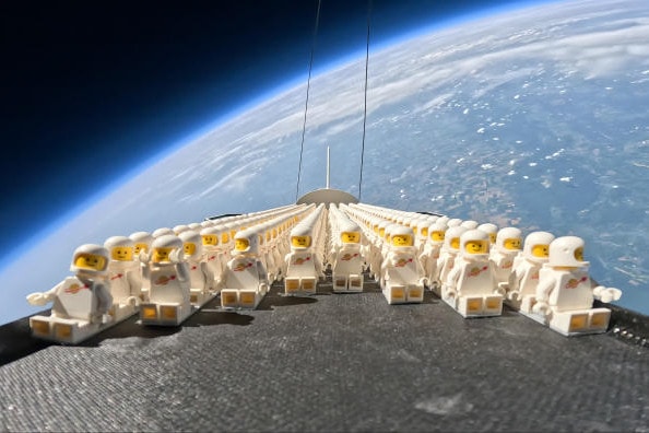 Nézze meg, ezer Lego-űrhajós repül a sztratoszférába – VIDEÓ