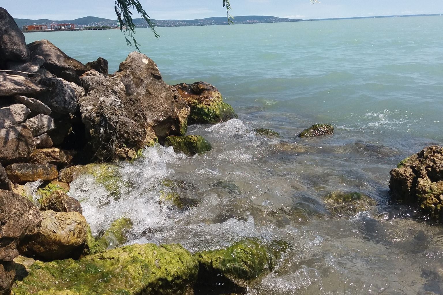 Idén minden harmadik magyar a Balatonhoz utazna egy kutatás szerint
