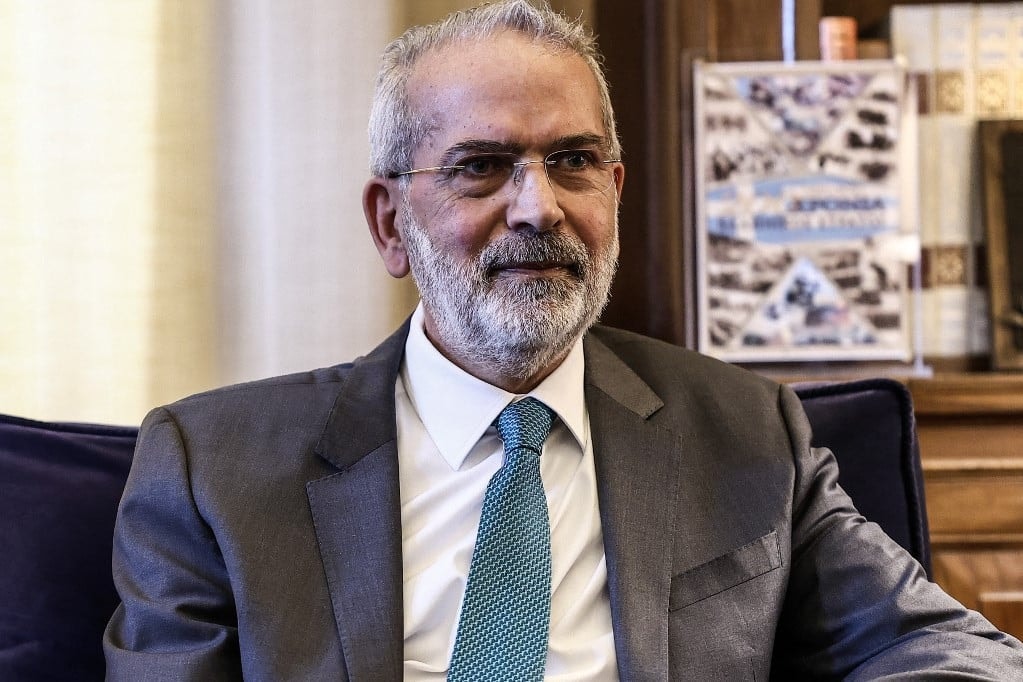 Letette hivatali esküjét a görög ideiglenes miniszterelnök