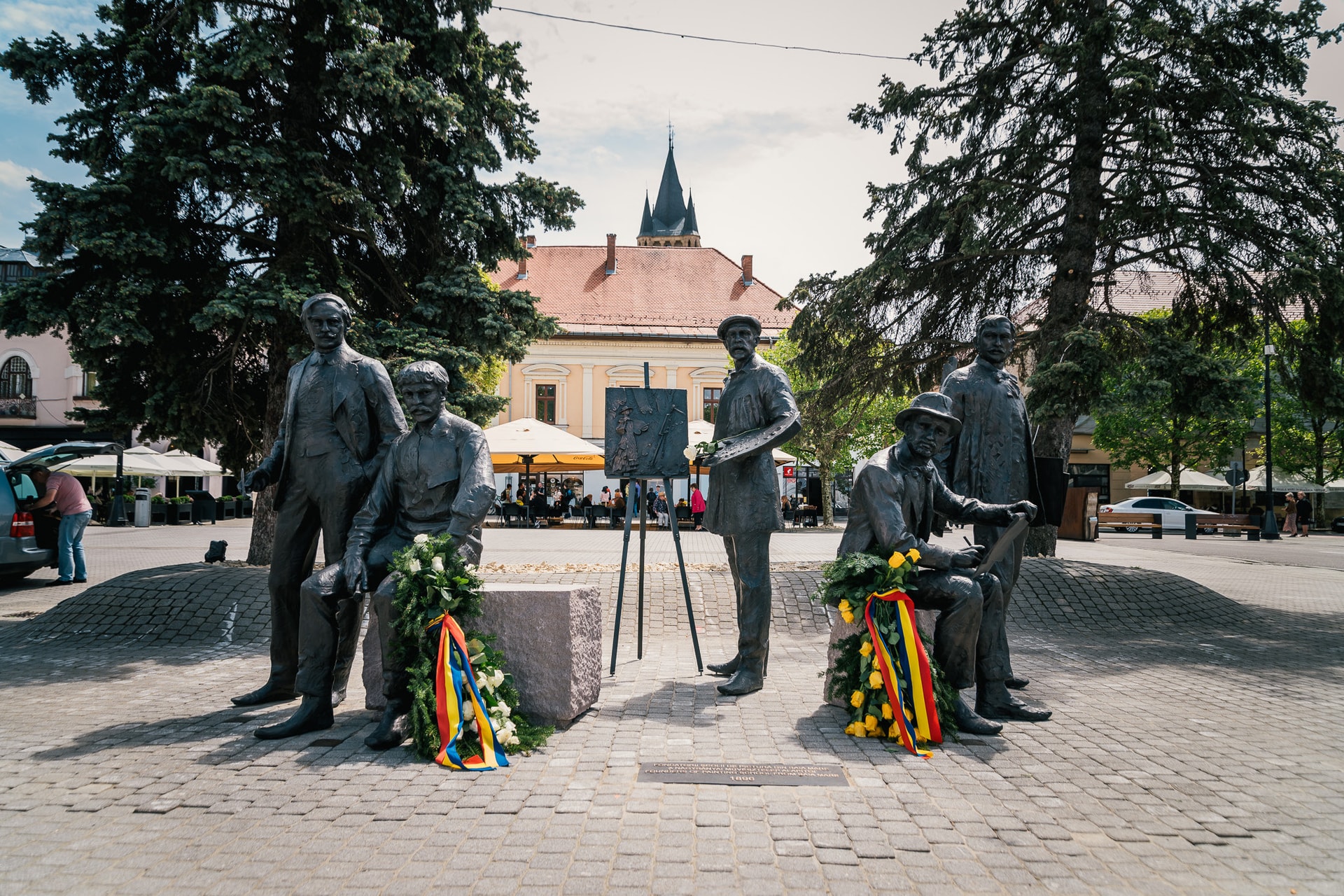 Felavatták a nagybányai művésztelep alapítóinak szobrát Nagybányán