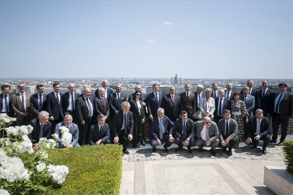 Orbán Viktor fogadta az UEFA vezetőit