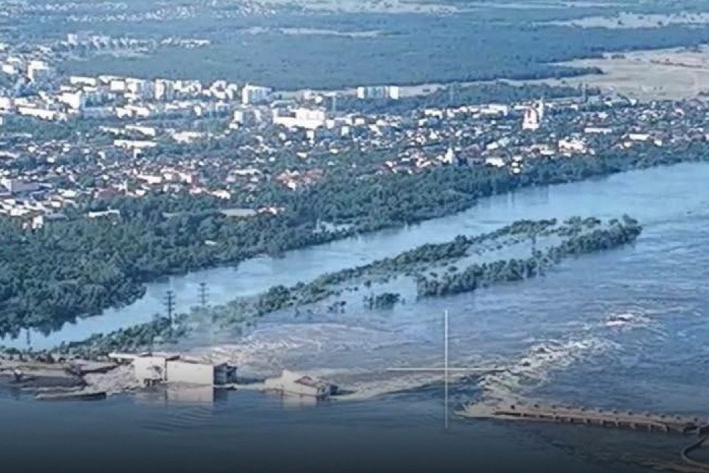 Az ukránok rakéta-sorozatvetővel támadták a Nova Kahovka-gátat