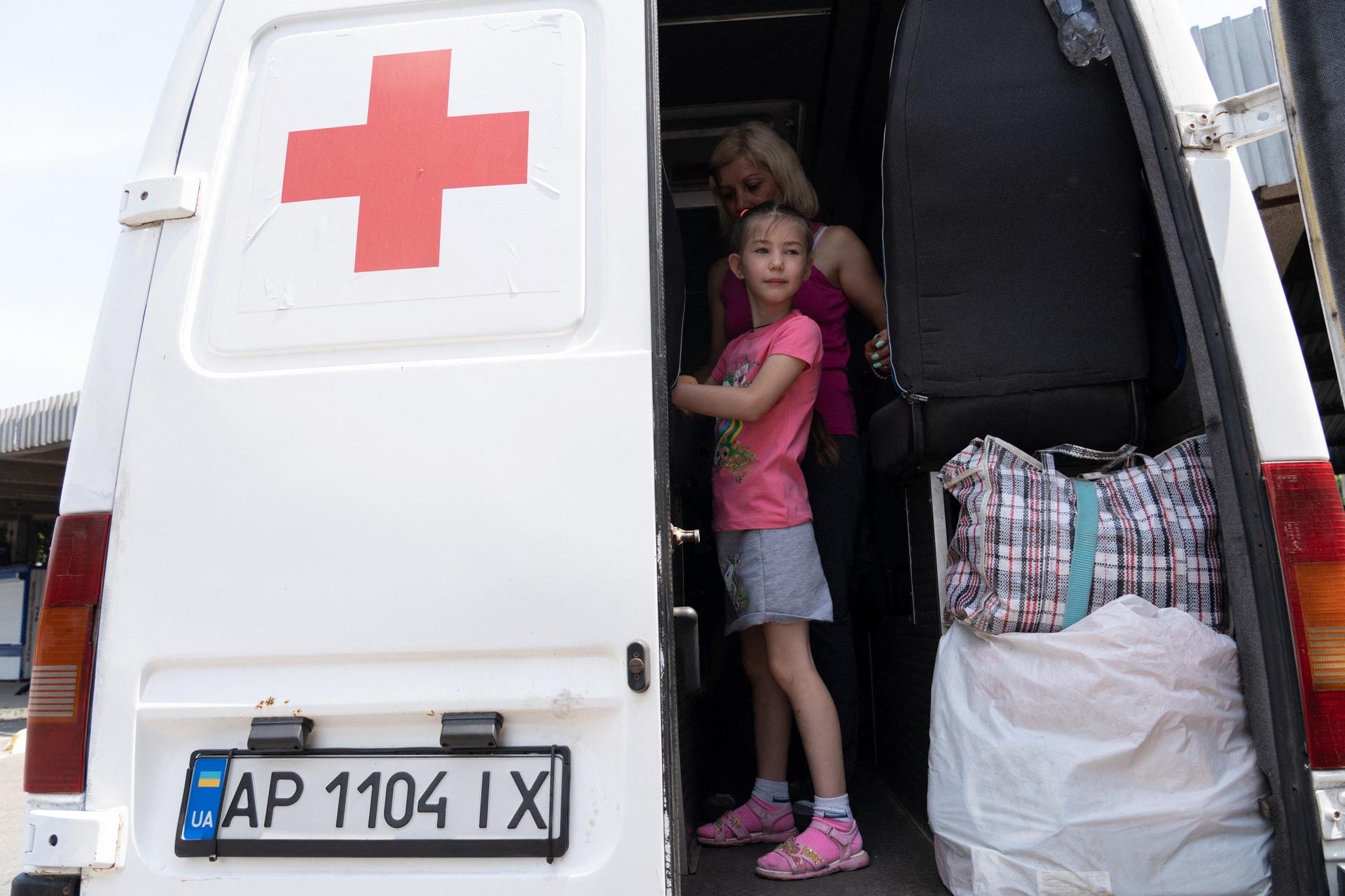 Csaknem 19 ország juttatott humanitárius segélyt Ukrajnának a kahovkai vízerőmű felrobbantása miatt