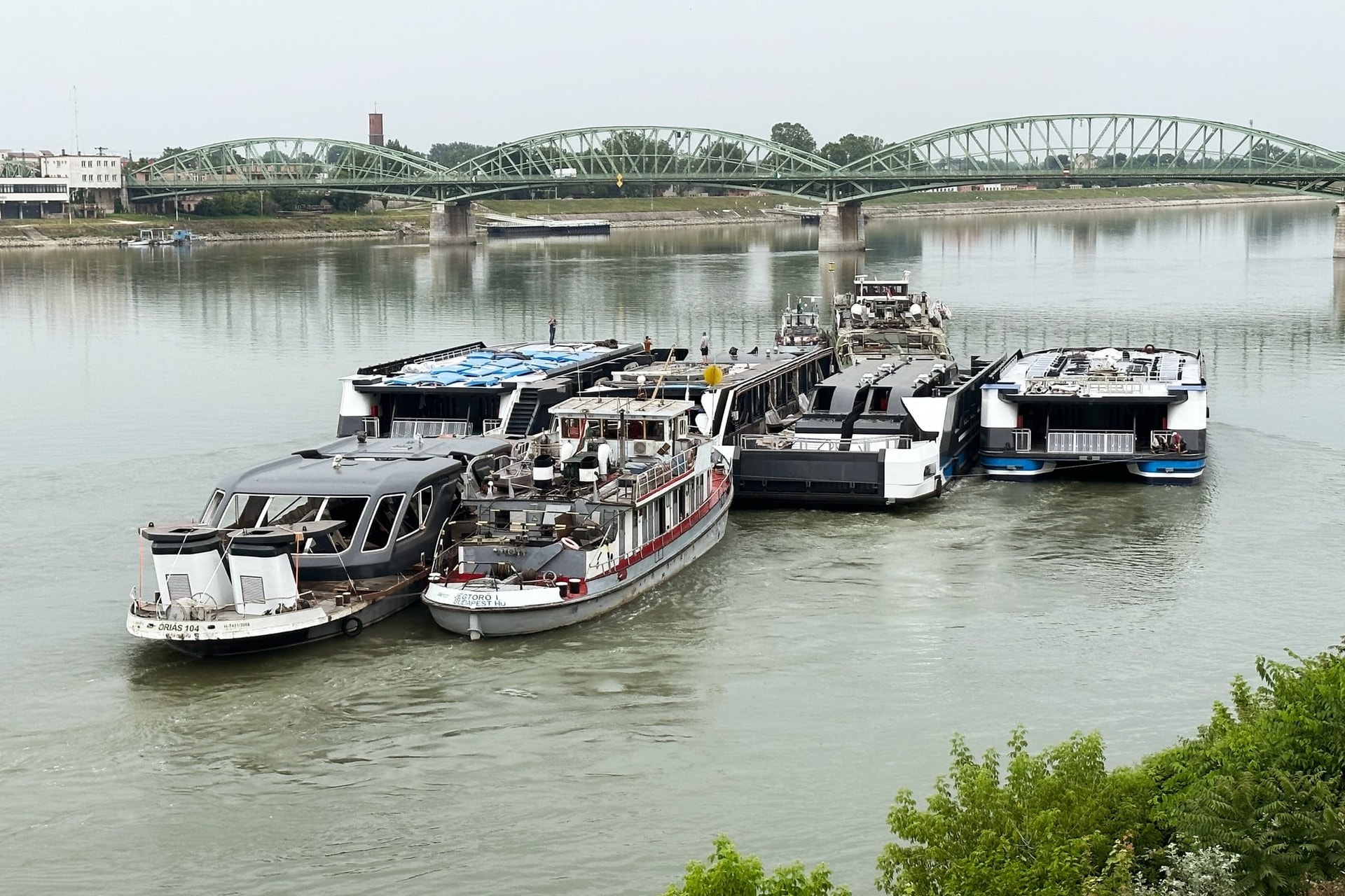 Elindultak a Bahart új hajói Komáromból a Balatonra