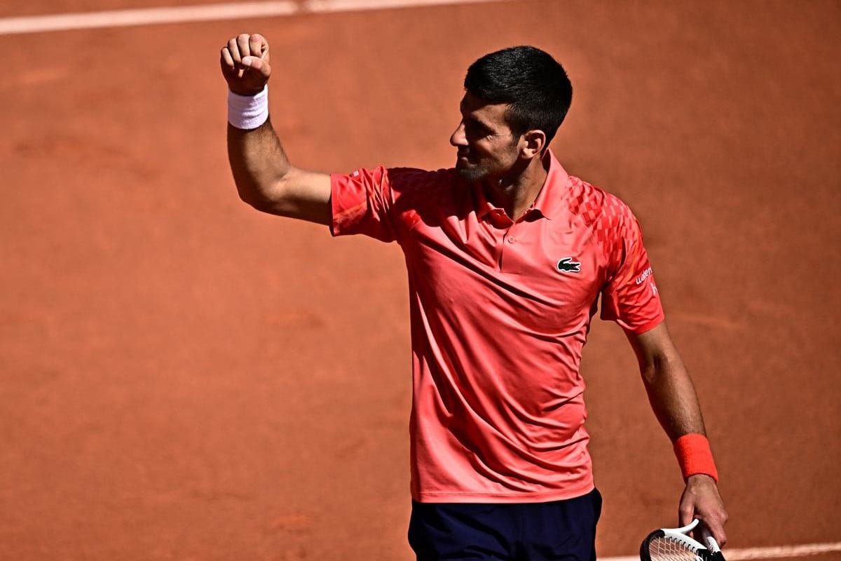 Wimbledon: döntős a címvédő Djokovic
