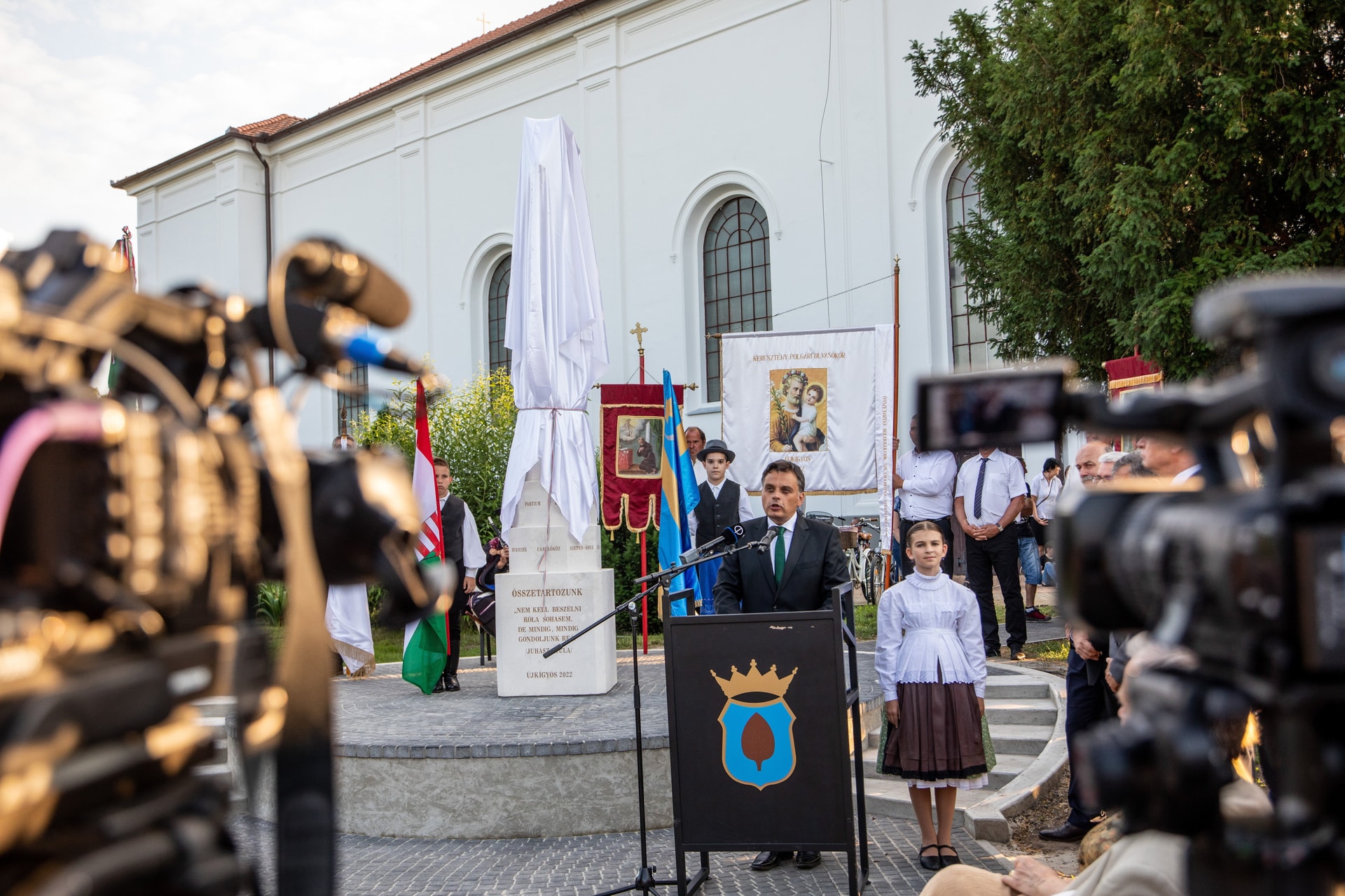 Felavatták a nemzeti összetartozás emlékművét Újkígyóson