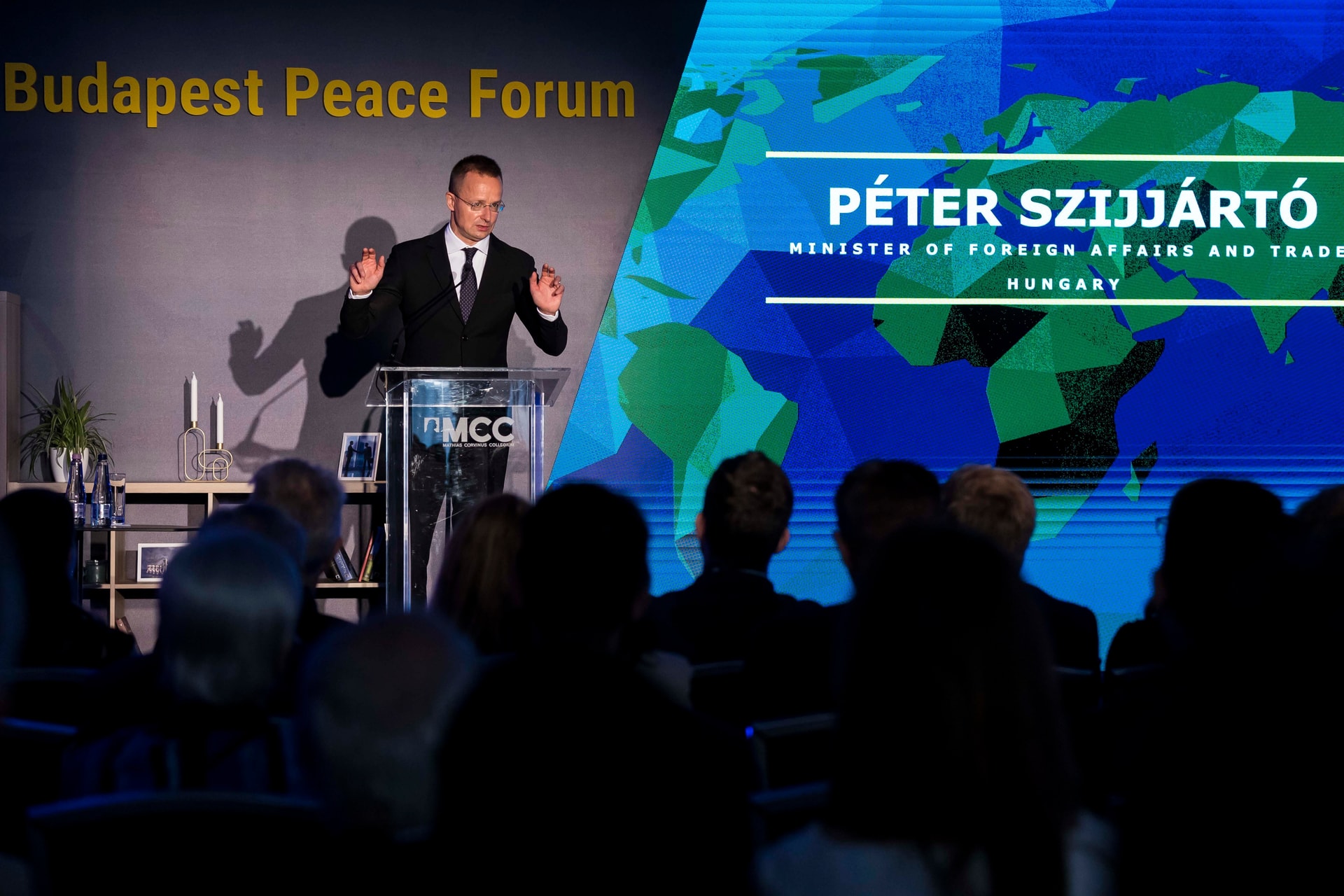 Szijjártó Péter: Nem szabad hinni a liberális politikai fősodornak + VIDEÓ