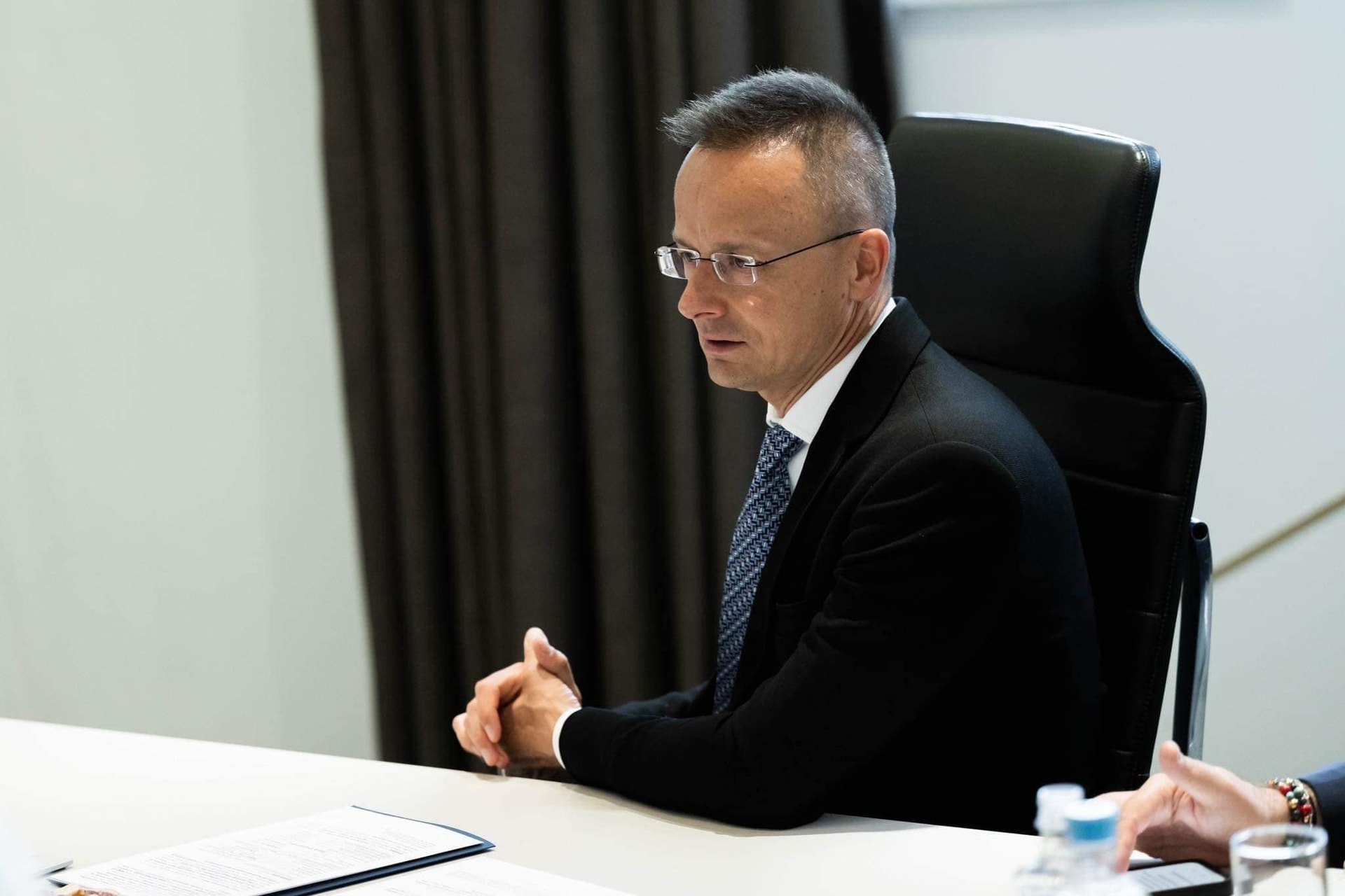 Szijjártó: A nemzetközi közösség legfontosabb feladata az emberéletek mentése kellene legyen