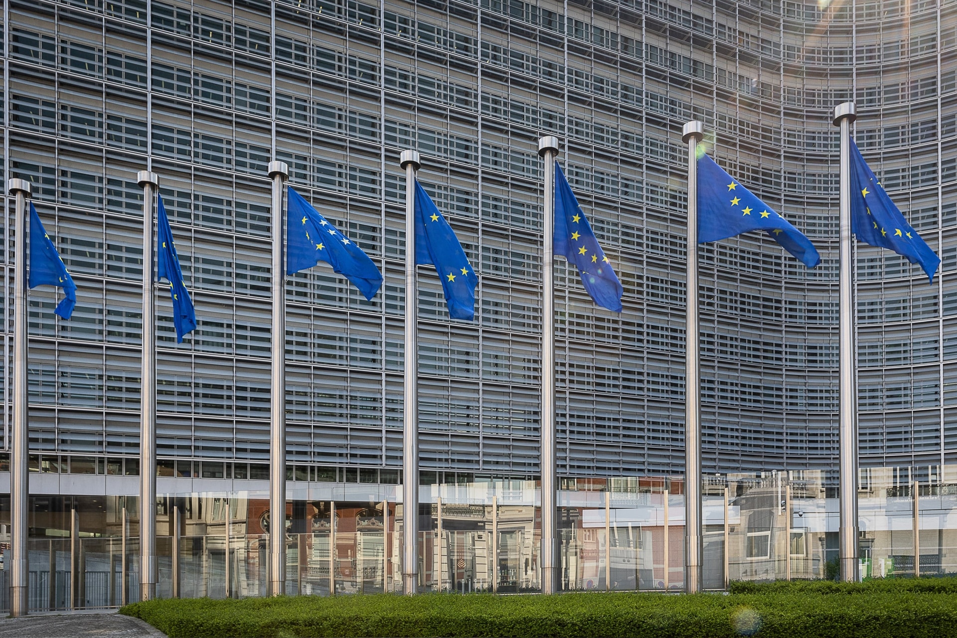 Európa-szerte háborognak Brüsszel birodalmi törekvései miatt