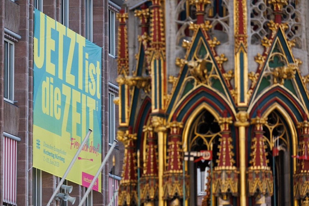 Pornográf fotókból készült kiállítást mutatnak be egy nürnbergi templomban