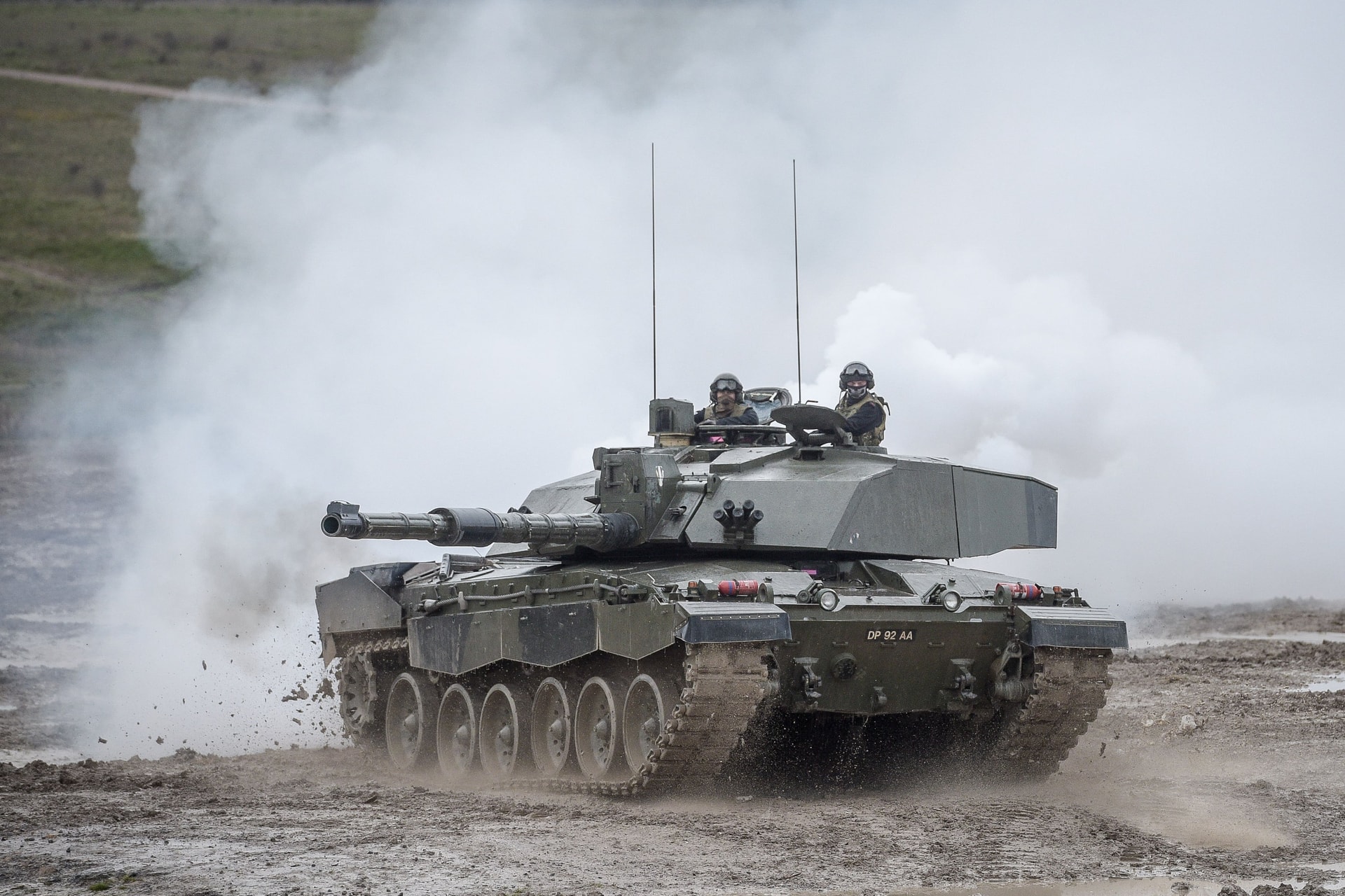 Így mértek megsemmisítő csapást az oroszok egy Challenger 2-esre + VIDEÓ