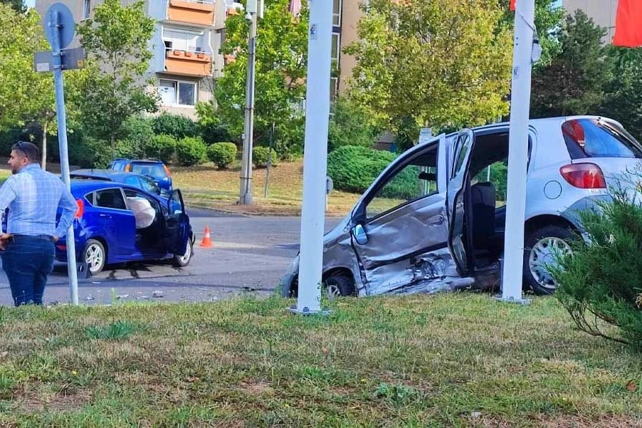 90 éves asszony okozott balesetet