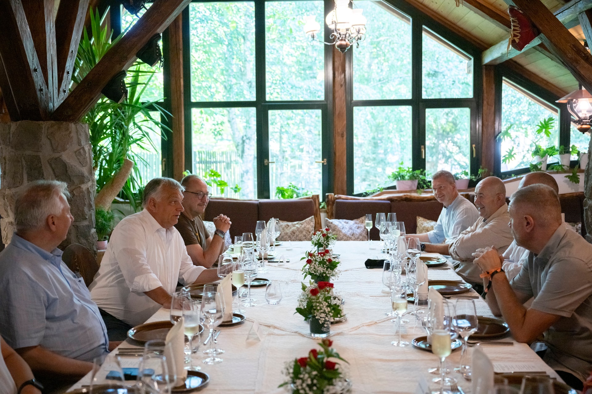 Orbán Viktor a határon túli magyar vezetőkkel egyeztetett