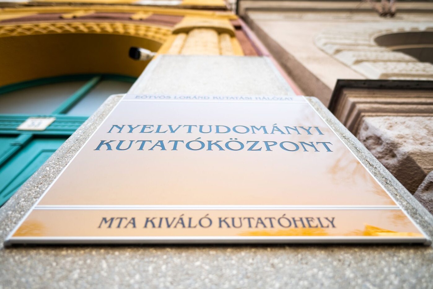 Több mint 2,3 millió eurós támogatást nyert a Nyelvtudományi Kutatóközpont kutatójának projektje